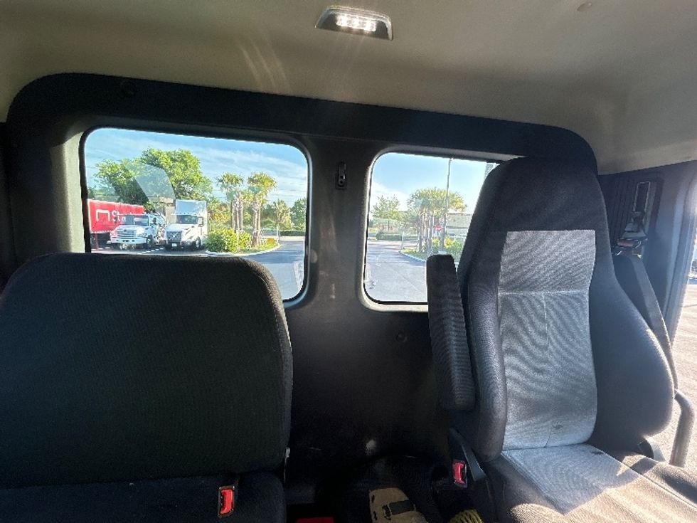 Day Cab Tractor-Heavy Duty Tractors-Freightliner-2019-T12642ST-Tampa-FL-261,717\n\t\tmiles-$ 34,000 - Image 20