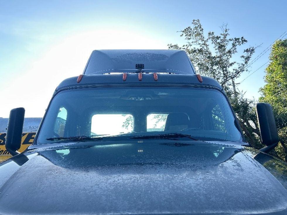 Day Cab Tractor-Heavy Duty Tractors-Freightliner-2019-T12642ST-Tampa-FL-261,717\n\t\tmiles-$ 34,000 - Image 21