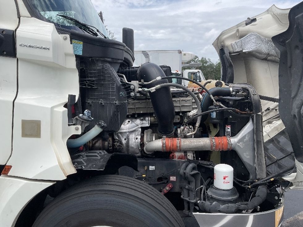 Day Cab Tractor-Heavy Duty Tractors-Freightliner-2019-T12642ST-Tampa-FL-418,257\n\t\tmiles-$ 33,250 - Image 15