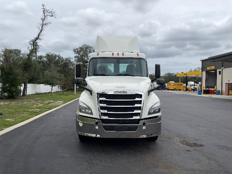 Day Cab Tractor-Heavy Duty Tractors-Freightliner-2019-T12642ST-Tampa-FL-418,257\n\t\tmiles-$ 33,250 - Image 2
