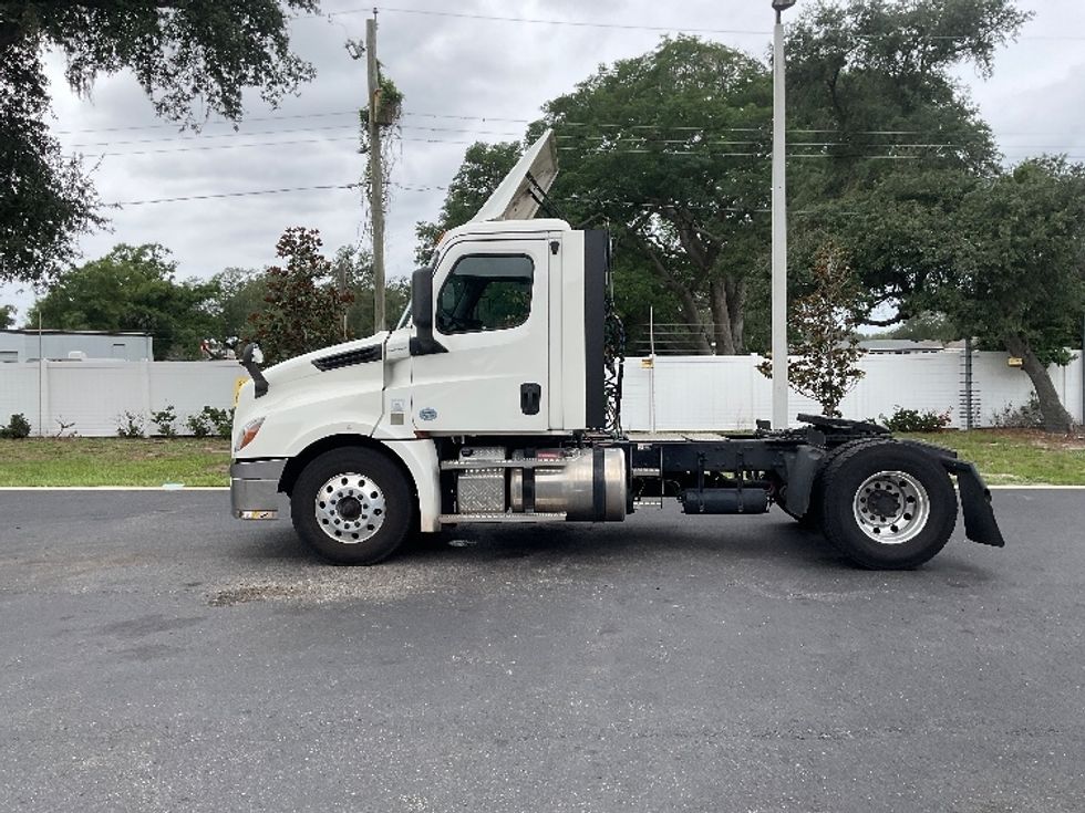 Day Cab Tractor-Heavy Duty Tractors-Freightliner-2019-T12642ST-Tampa-FL-418,257\n\t\tmiles-$ 33,250 - Image 4