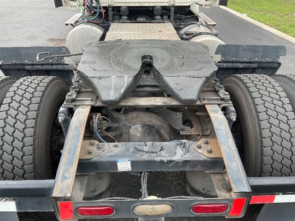 Day Cab Tractor-Heavy Duty Tractors-Freightliner-2019-T12642ST-Tampa-FL-418,257\n\t\tmiles-$ 33,250 - Image 6