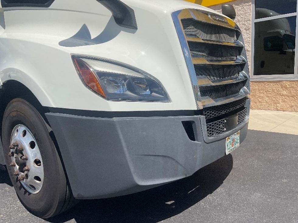 Day Cab Tractor-Heavy Duty Tractors-Freightliner-2019-T12642ST-Tampa-FL-515,104\n\t\tmiles-$ 32,750 - Image 19
