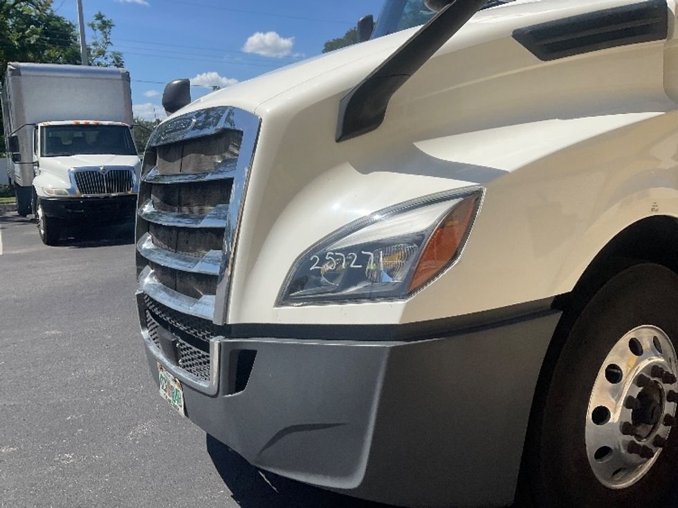 Day Cab Tractor-Heavy Duty Tractors-Freightliner-2019-T12642ST-Tampa-FL-515,104\n\t\tmiles-$ 32,750 - Image 20