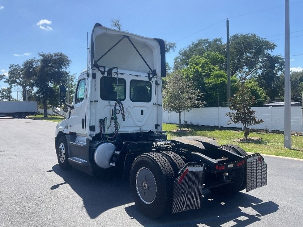Day Cab Tractor-Heavy Duty Tractors-Freightliner-2019-T12642ST-Tampa-FL-515,104\n\t\tmiles-$ 32,750 - Image 5
