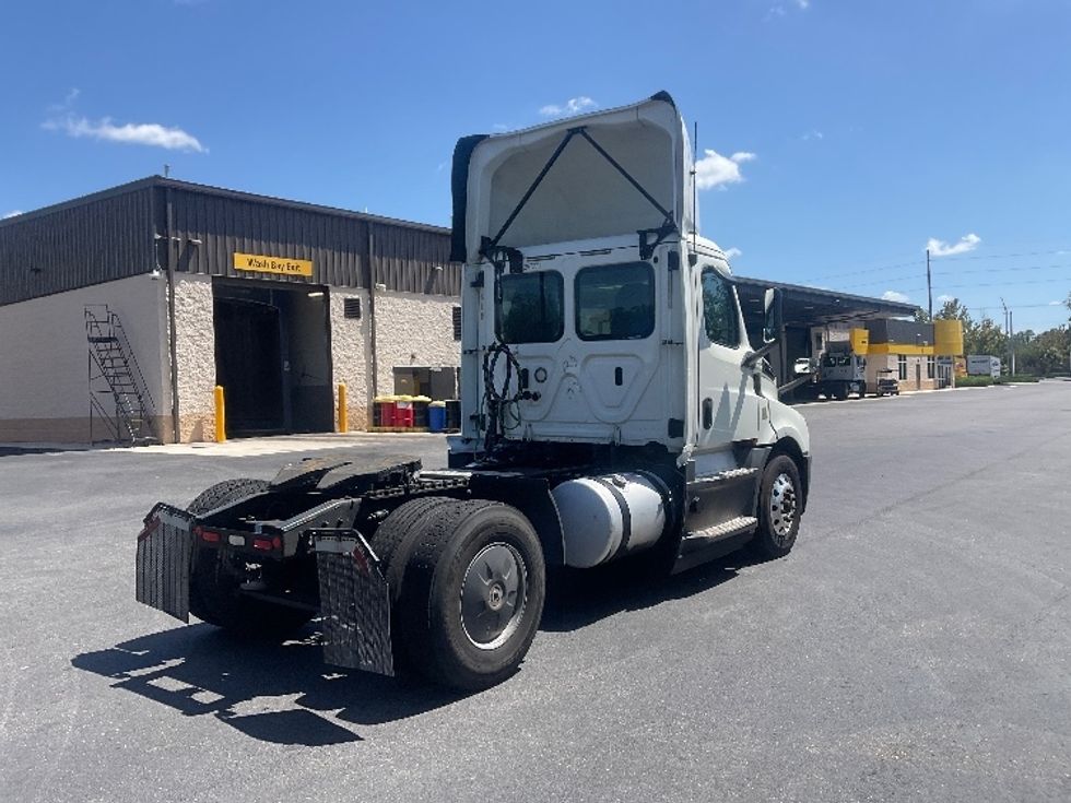 Day Cab Tractor-Heavy Duty Tractors-Freightliner-2019-T12642ST-Tampa-FL-515,104\n\t\tmiles-$ 32,750 - Image 7