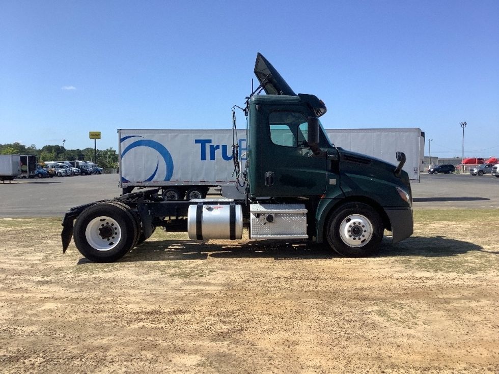 Day Cab Tractor-Heavy Duty Tractors-Freightliner-2019-T12642ST-Tifton-GA-208,691\n\t\tmiles-$ 51,000 - Image 8