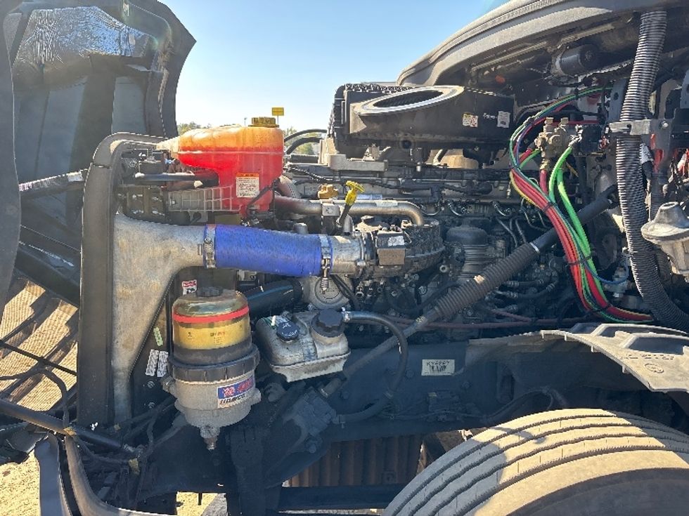 Day Cab Tractor-Heavy Duty Tractors-Freightliner-2019-T12642ST-Tifton-GA-229,197\n\t\tmiles-$ 45,250 - Image 16