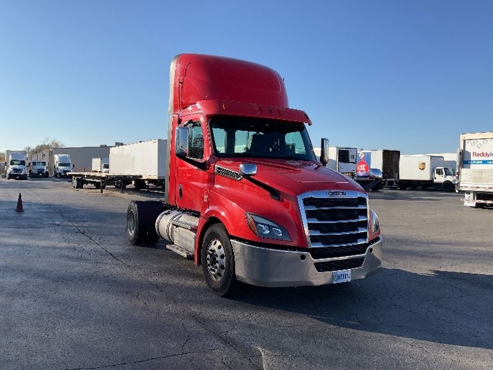 Day Cab Tractor-Heavy Duty Tractors-Freightliner-2019-T12642ST-Tulsa-OK-441,512\n\t\tmiles-$ 44,250 - Image 1