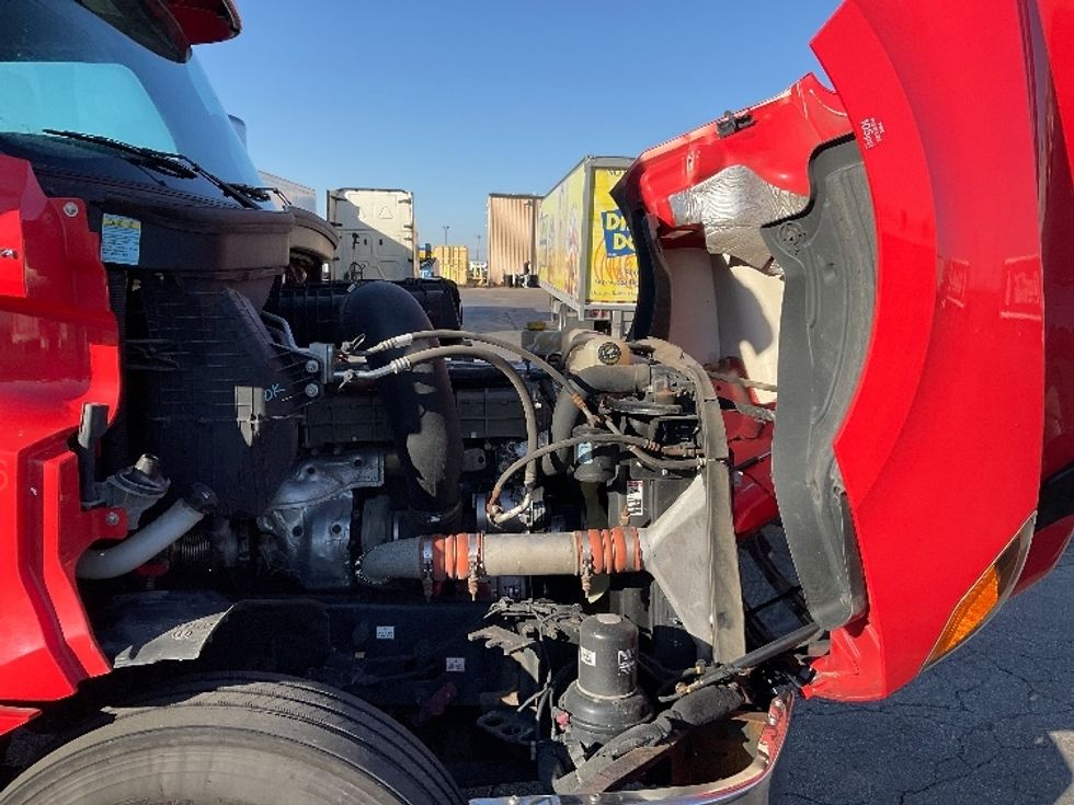 Day Cab Tractor-Heavy Duty Tractors-Freightliner-2019-T12642ST-Tulsa-OK-441,512\n\t\tmiles-$ 44,250 - Image 15