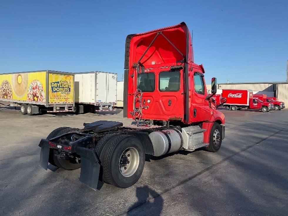 Day Cab Tractor-Heavy Duty Tractors-Freightliner-2019-T12642ST-Tulsa-OK-441,512\n\t\tmiles-$ 44,250 - Image 7