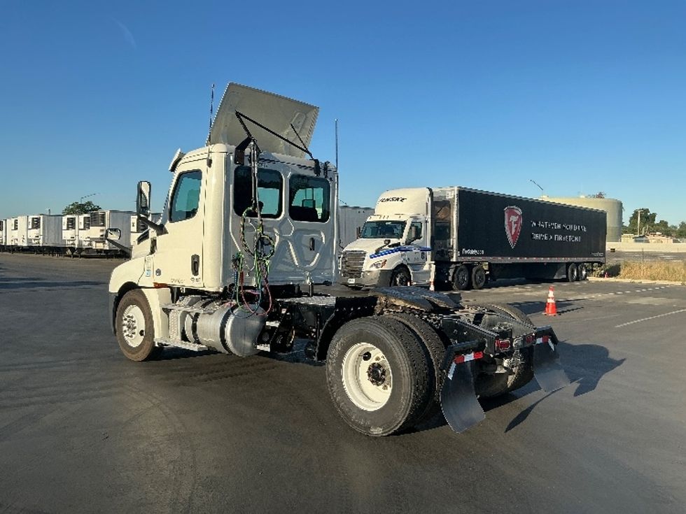 Day Cab Tractor-Heavy Duty Tractors-Freightliner-2019-T12642ST-West Sacramento-CA-308,496\n\t\tmiles-$ 42,500 - Image 5