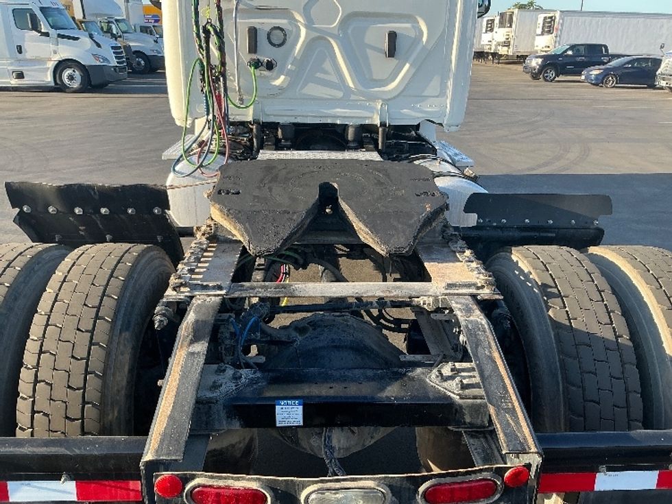 Day Cab Tractor-Heavy Duty Tractors-Freightliner-2019-T12642ST-West Sacramento-CA-308,496\n\t\tmiles-$ 42,500 - Image 6