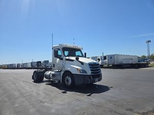 Day Cab Tractor-Heavy Duty Tractors-Freightliner-2019-T12642ST-West Sacramento-CA-320,364
		miles-$ 52,750