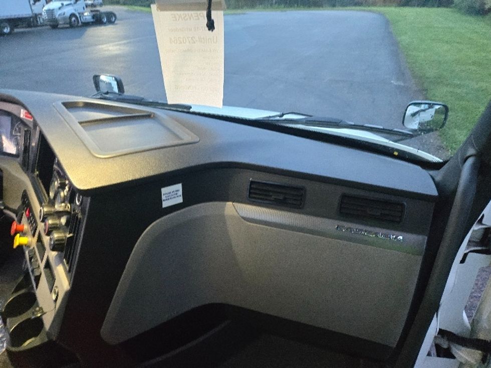 Day Cab Tractor-Heavy Duty Tractors-Freightliner-2019-T12642ST-White Deer-PA-546,224\n\t\tmiles-$ 28,500 - Image 13