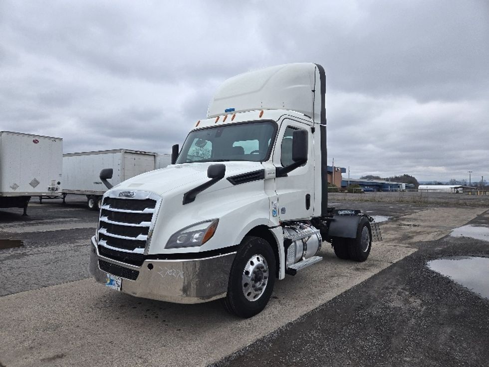 Day Cab Tractor-Heavy Duty Tractors-Freightliner-2019-T12642ST-White Deer-PA-608,083\n\t\tmiles-$ 24,750 - Image 3