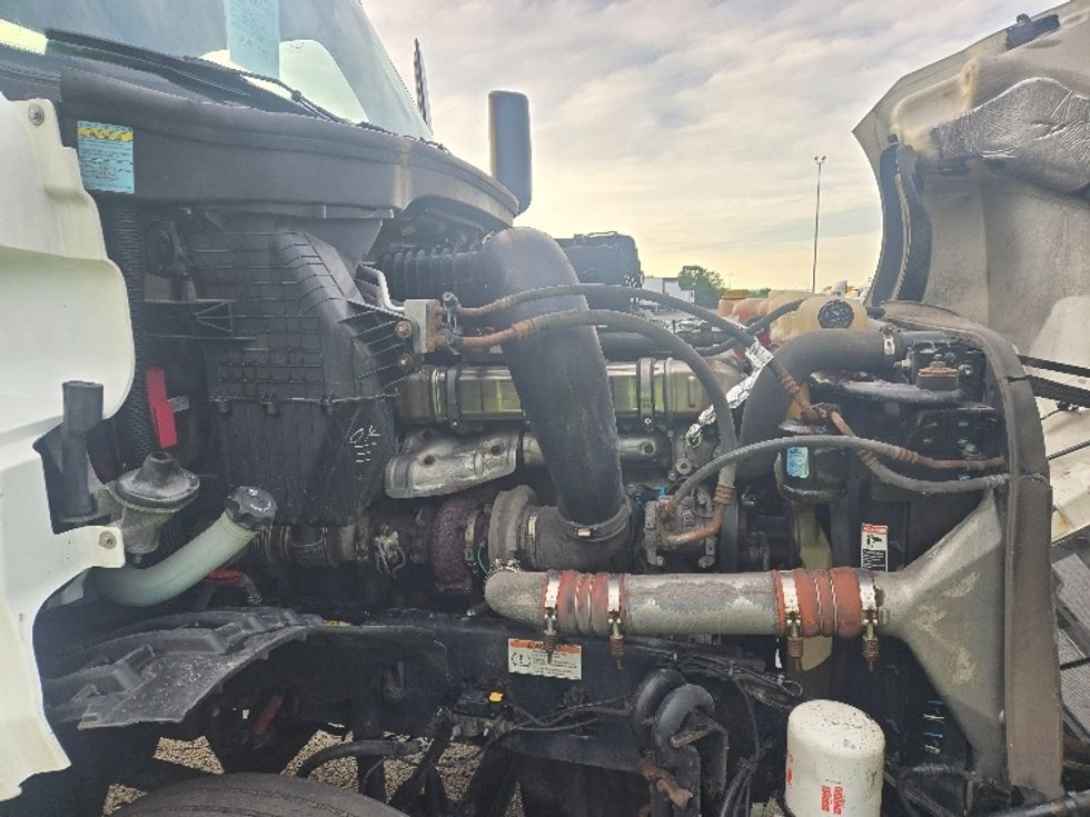 Day Cab Tractor-Heavy Duty Tractors-Freightliner-2019-T12642ST-White Deer-PA-627,574\n\t\tmiles-$ 23,750 - Image 15