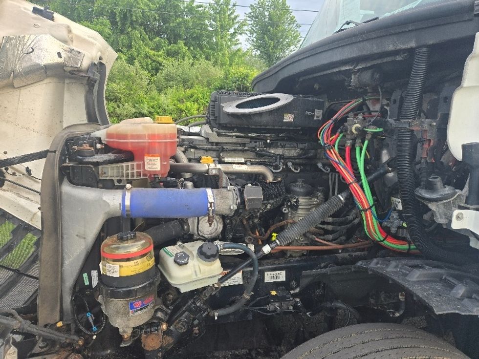 Day Cab Tractor-Heavy Duty Tractors-Freightliner-2019-T12642ST-White Deer-PA-627,574\n\t\tmiles-$ 23,750 - Image 16