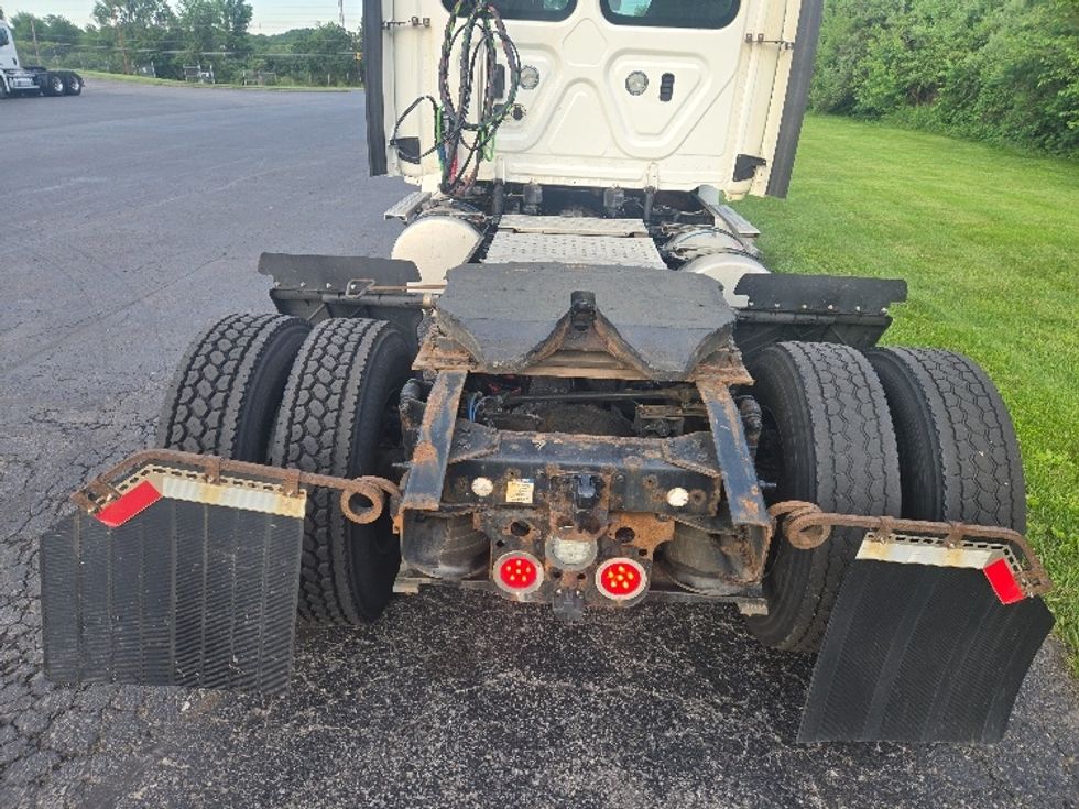 Day Cab Tractor-Heavy Duty Tractors-Freightliner-2019-T12642ST-White Deer-PA-627,574\n\t\tmiles-$ 23,750 - Image 6