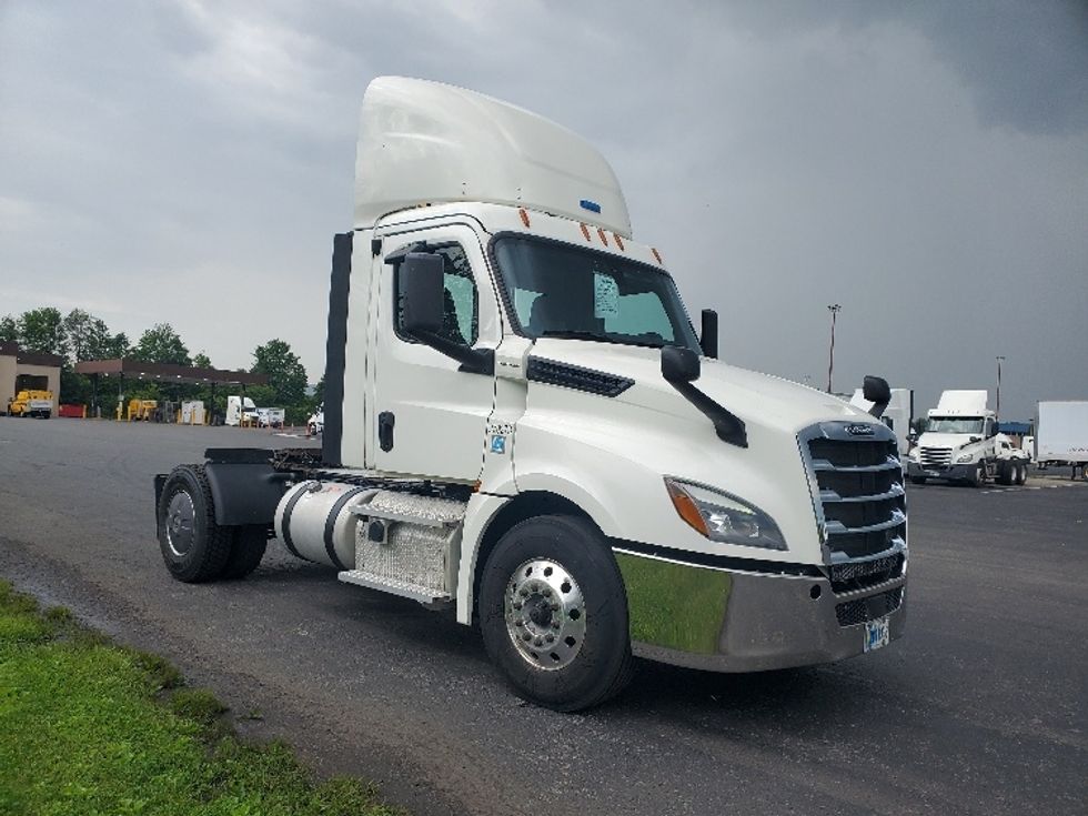 Day Cab Tractor-Heavy Duty Tractors-Freightliner-2019-T12642ST-White Deer-PA-639,712\n\t\tmiles-$ 23,000 - Image 1