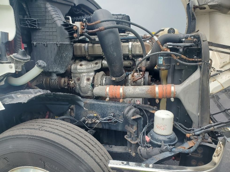 Day Cab Tractor-Heavy Duty Tractors-Freightliner-2019-T12642ST-White Deer-PA-639,712\n\t\tmiles-$ 23,000 - Image 15