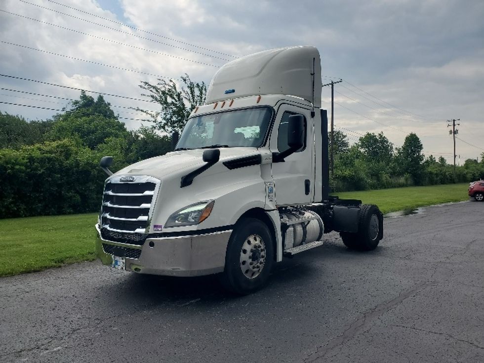 Day Cab Tractor-Heavy Duty Tractors-Freightliner-2019-T12642ST-White Deer-PA-639,712\n\t\tmiles-$ 23,000 - Image 3