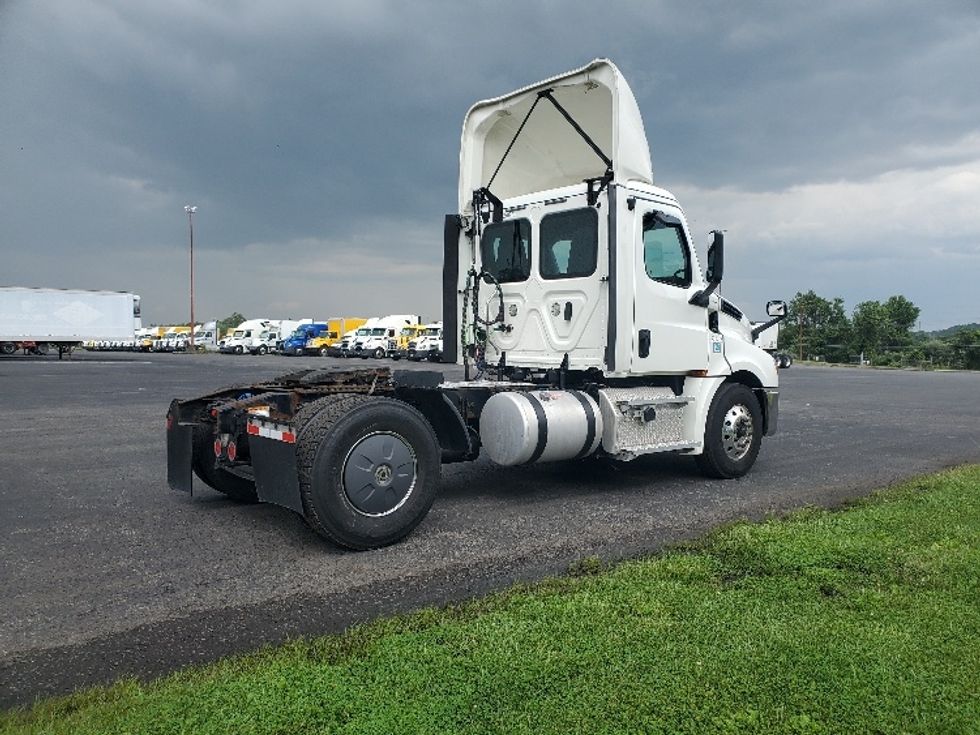 Day Cab Tractor-Heavy Duty Tractors-Freightliner-2019-T12642ST-White Deer-PA-639,712\n\t\tmiles-$ 23,000 - Image 7