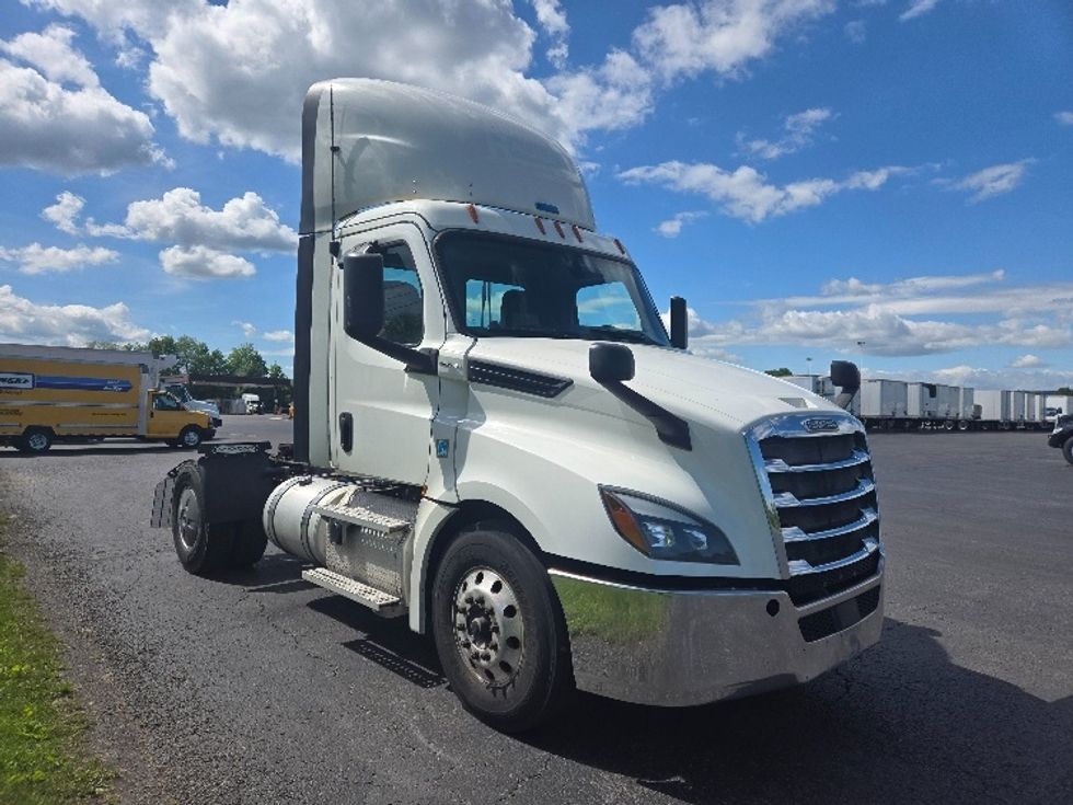 Day Cab Tractor-Heavy Duty Tractors-Freightliner-2019-T12642ST-White Deer-PA-730,223\n\t\tmiles-$ 22,500 - Image 1