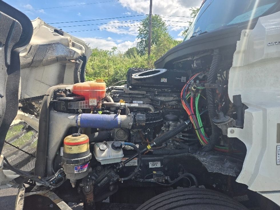 Day Cab Tractor-Heavy Duty Tractors-Freightliner-2019-T12642ST-White Deer-PA-730,223\n\t\tmiles-$ 22,500 - Image 16