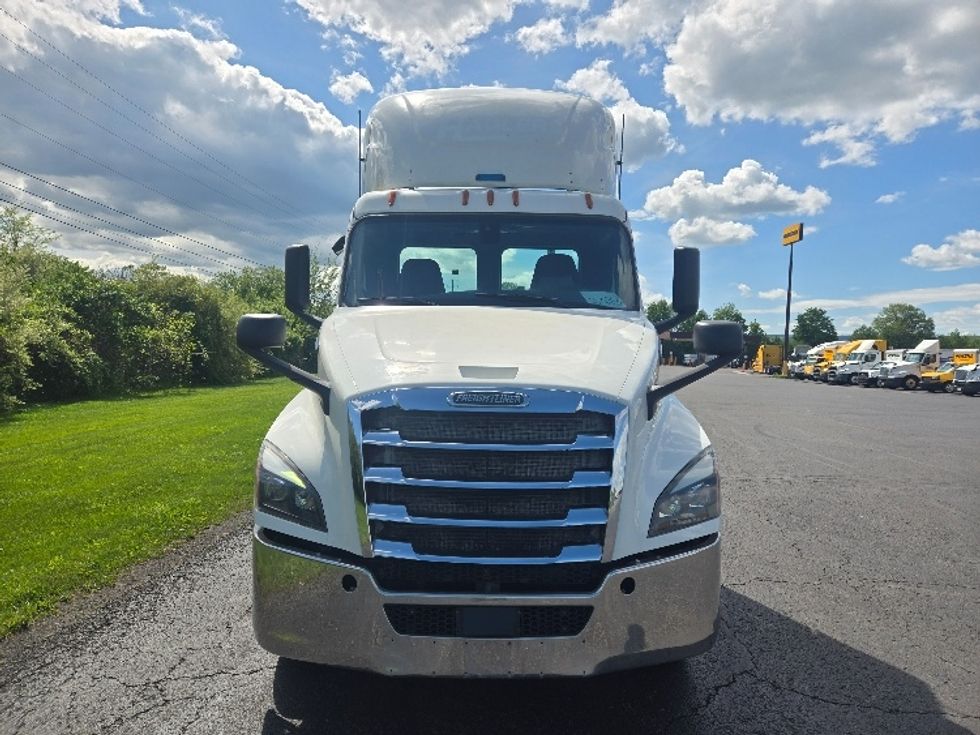 Day Cab Tractor-Heavy Duty Tractors-Freightliner-2019-T12642ST-White Deer-PA-730,223\n\t\tmiles-$ 22,500 - Image 2
