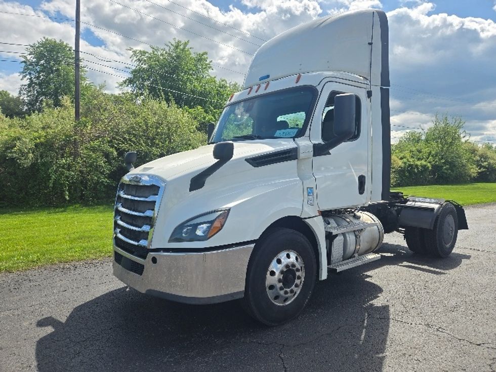 Day Cab Tractor-Heavy Duty Tractors-Freightliner-2019-T12642ST-White Deer-PA-730,223\n\t\tmiles-$ 22,500 - Image 3