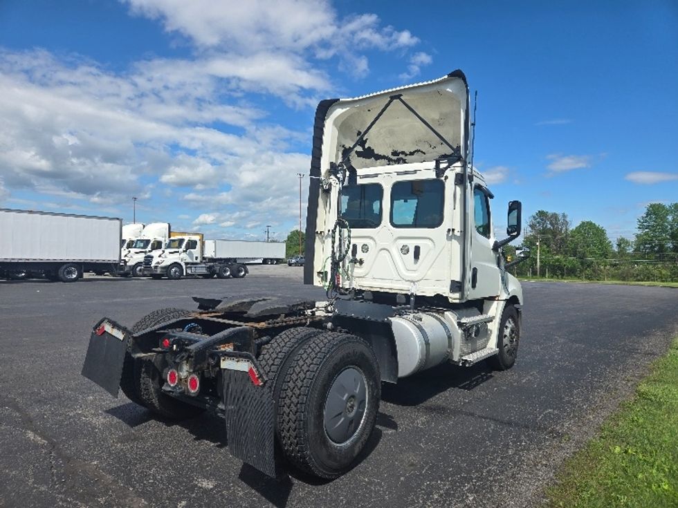 Day Cab Tractor-Heavy Duty Tractors-Freightliner-2019-T12642ST-White Deer-PA-730,223\n\t\tmiles-$ 22,500 - Image 7
