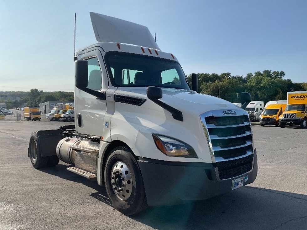 Day Cab Tractor-Heavy Duty Tractors-Freightliner-2019-T12642ST-Wilkes Barre-PA-541,971\n\t\tmiles-$ 23,250 - Image 1