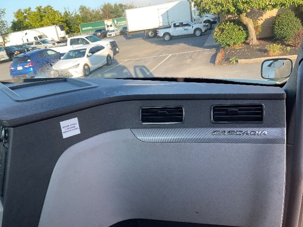 Day Cab Tractor-Heavy Duty Tractors-Freightliner-2019-T12642ST-Wilkes Barre-PA-541,971\n\t\tmiles-$ 23,250 - Image 13