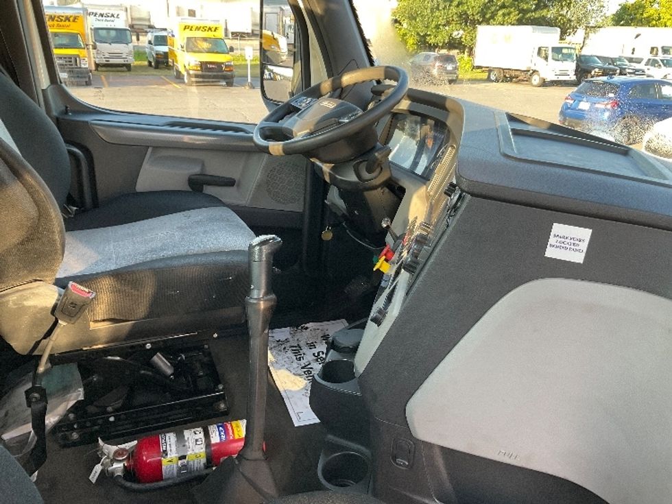 Day Cab Tractor-Heavy Duty Tractors-Freightliner-2019-T12642ST-Wilkes Barre-PA-541,971\n\t\tmiles-$ 23,250 - Image 14