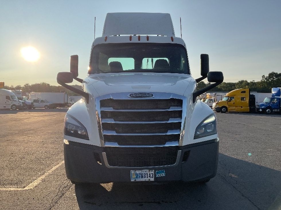 Day Cab Tractor-Heavy Duty Tractors-Freightliner-2019-T12642ST-Wilkes Barre-PA-541,971\n\t\tmiles-$ 23,250 - Image 2