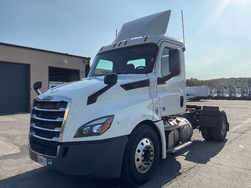 Day Cab Tractor-Heavy Duty Tractors-Freightliner-2019-T12642ST-Wilkes Barre-PA-541,971\n\t\tmiles-$ 23,250 - Image 3