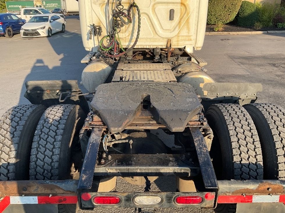 Day Cab Tractor-Heavy Duty Tractors-Freightliner-2019-T12642ST-Wilkes Barre-PA-541,971\n\t\tmiles-$ 23,250 - Image 6