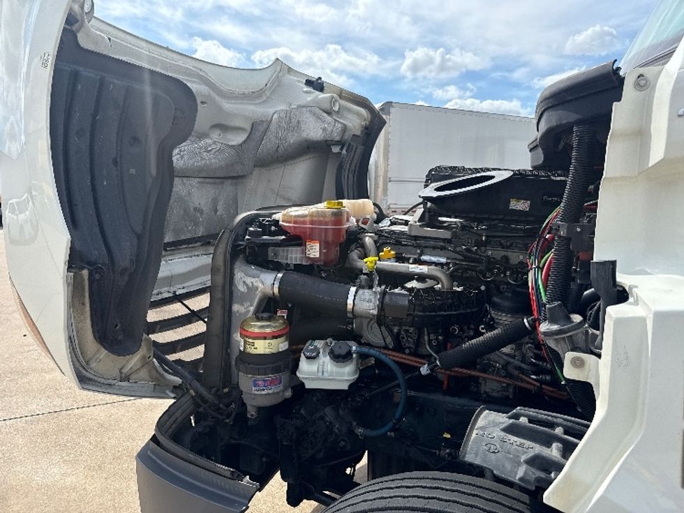 Day Cab Tractor-Heavy Duty Tractors-Freightliner-2019-T12662ST-Grand Prairie-TX-595,671\n\t\tmiles-$ 29,750 - Image 16