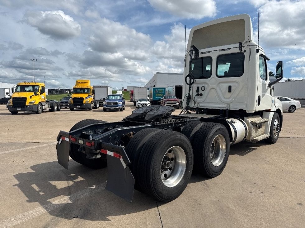 Day Cab Tractor-Heavy Duty Tractors-Freightliner-2019-T12662ST-Grand Prairie-TX-595,671\n\t\tmiles-$ 29,750 - Image 5