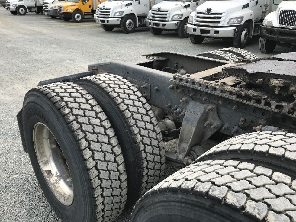 Day Cab Tractor-Heavy Duty Tractors-Freightliner-2019-T12664ST-Abbotsford-BC-379,690\n\t\tkm-$ 69,750 - Image 19