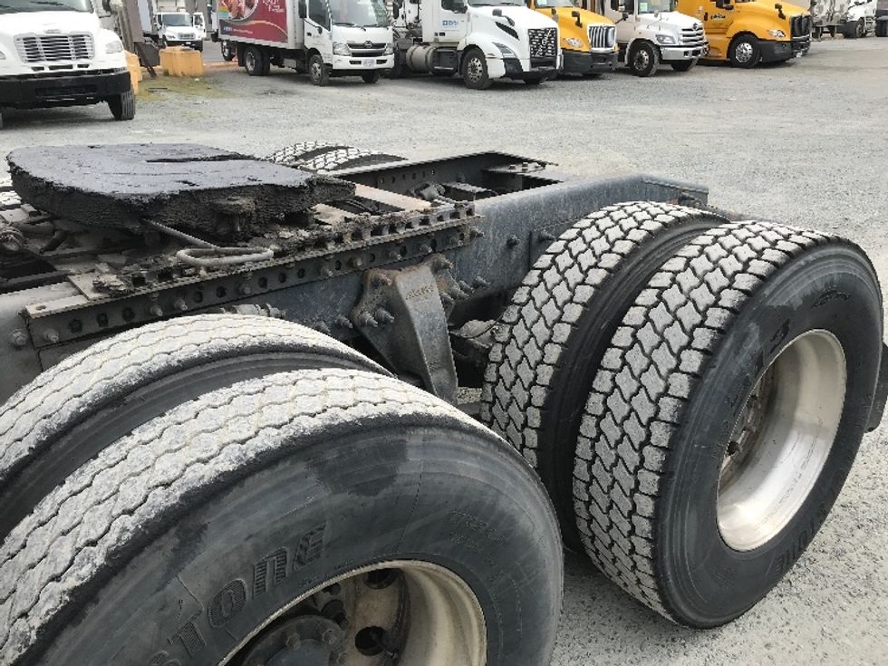 Day Cab Tractor-Heavy Duty Tractors-Freightliner-2019-T12664ST-Abbotsford-BC-379,690\n\t\tkm-$ 69,750 - Image 20