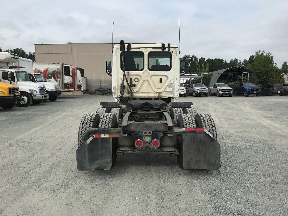 Day Cab Tractor-Heavy Duty Tractors-Freightliner-2019-T12664ST-Abbotsford-BC-379,690\n\t\tkm-$ 69,750 - Image 6