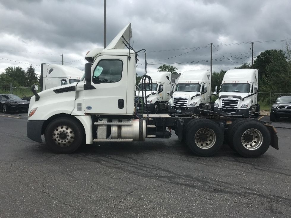 2019 Freightliner Cascadia 126" Day cab photo 4