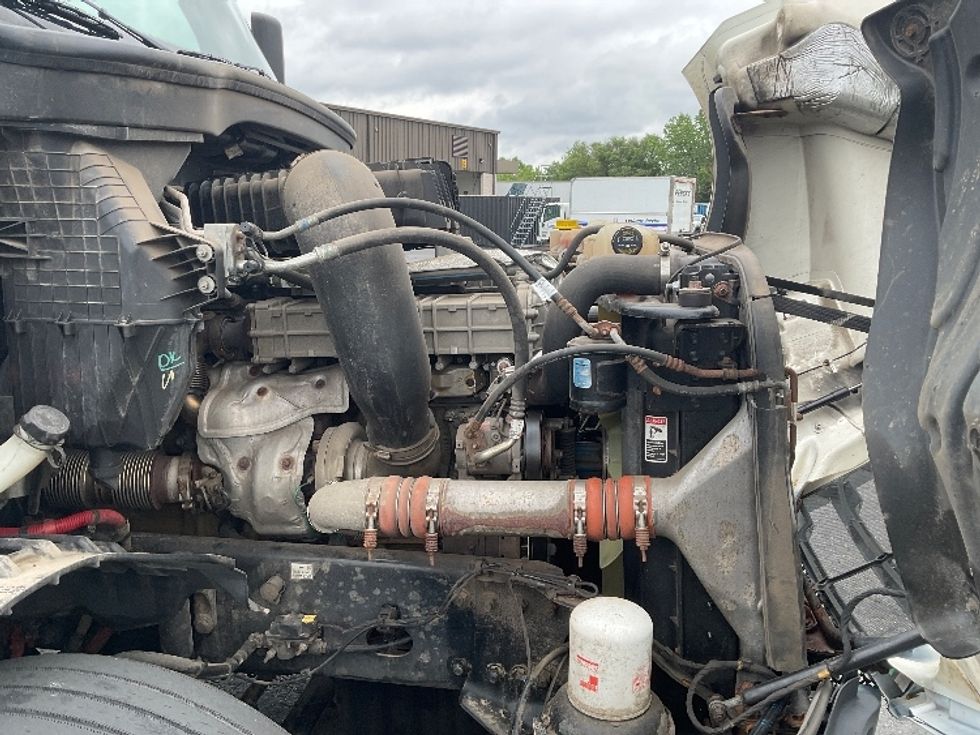 Day Cab Tractor-Heavy Duty Tractors-Freightliner-2019-T12664ST-Akron-OH-258,037\n\t\tmiles-$ 56,500 - Image 15