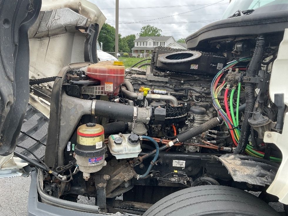 Day Cab Tractor-Heavy Duty Tractors-Freightliner-2019-T12664ST-Akron-OH-258,037\n\t\tmiles-$ 56,500 - Image 16