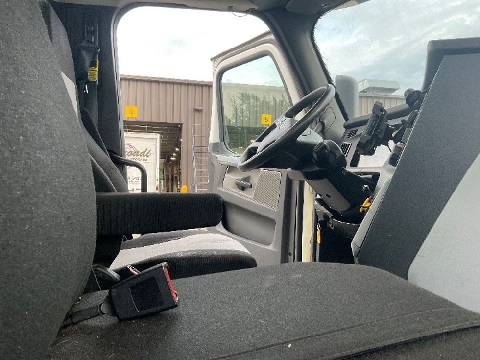 Day Cab Tractor-Heavy Duty Tractors-Freightliner-2019-T12664ST-Akron-OH-260,802\n\t\tmiles-$ 56,250 - Image 14