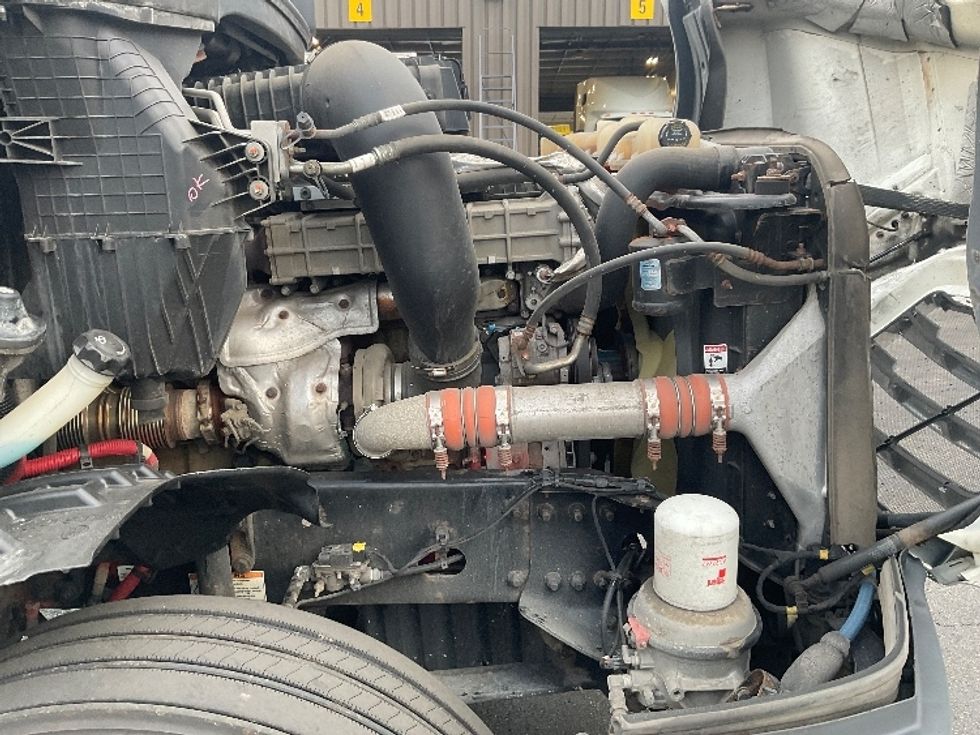 Day Cab Tractor-Heavy Duty Tractors-Freightliner-2019-T12664ST-Akron-OH-260,802\n\t\tmiles-$ 56,250 - Image 16