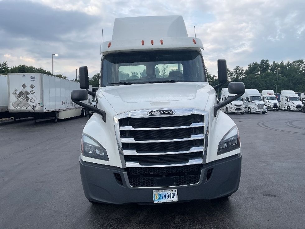 Day Cab Tractor-Heavy Duty Tractors-Freightliner-2019-T12664ST-Akron-OH-260,802\n\t\tmiles-$ 56,250 - Image 2