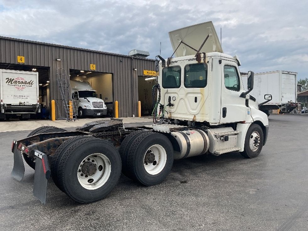 Day Cab Tractor-Heavy Duty Tractors-Freightliner-2019-T12664ST-Akron-OH-260,802\n\t\tmiles-$ 56,250 - Image 7